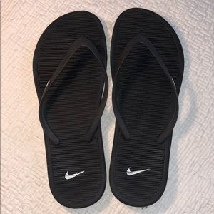 Nike flip flops